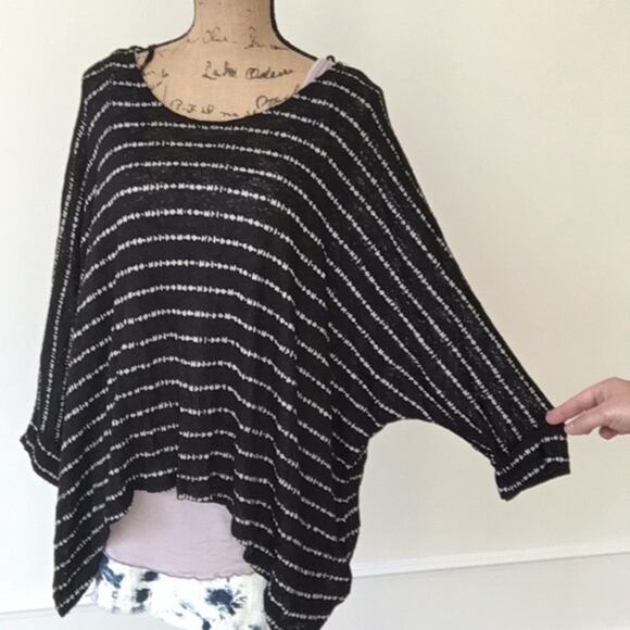 Vision oversized sweater L in EUC black & white - Picture 3 of 7